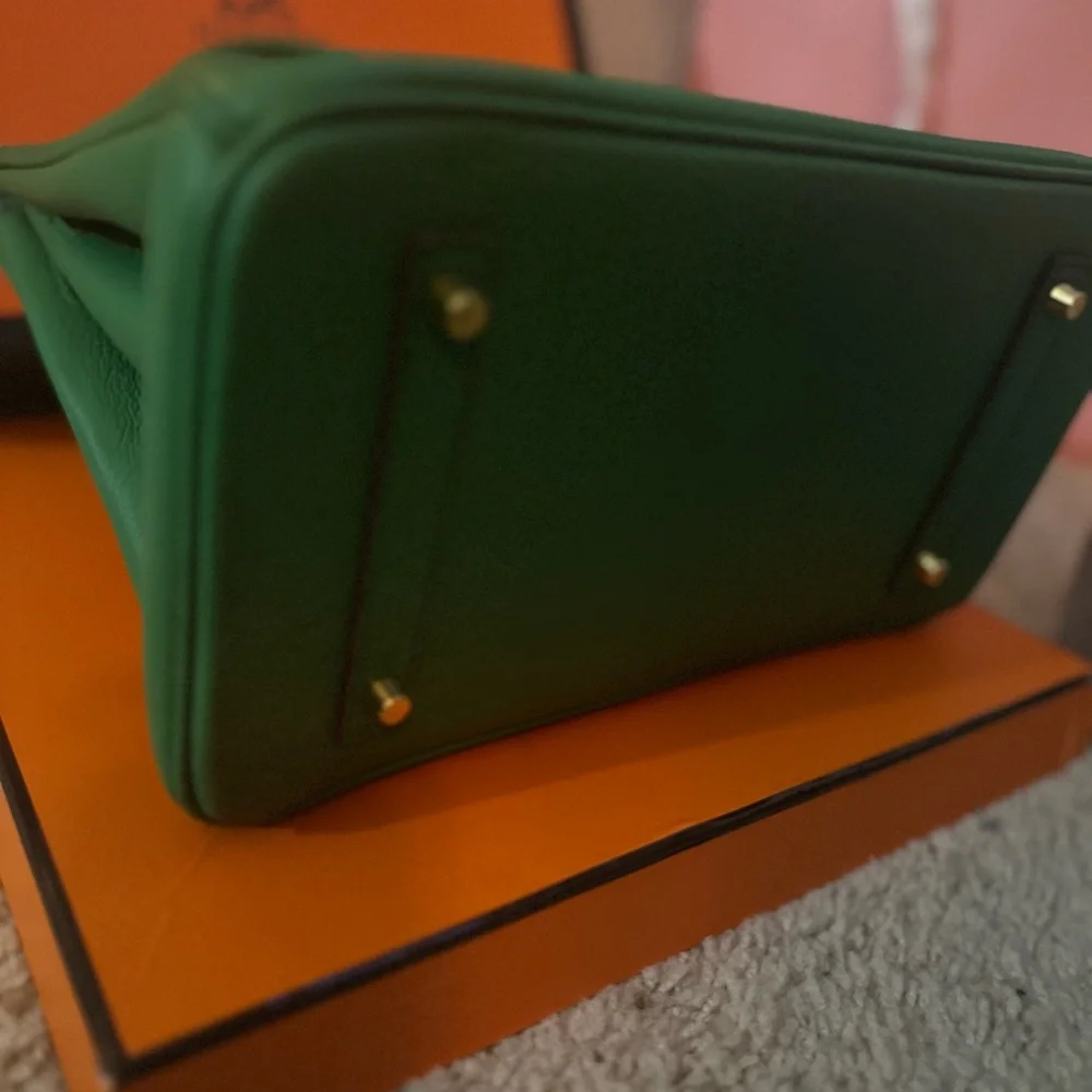 Green Leather Handbag - Picture 6 of 7